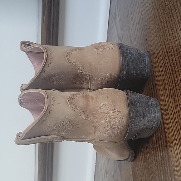 New $180 Miss Macie Going Home Ankle Boots Booties 9.5 M Tan Brown Cowboy!!! - Picture 11 of 11